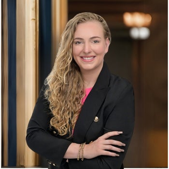 Portrait of Ali Marks, Broker-Associate